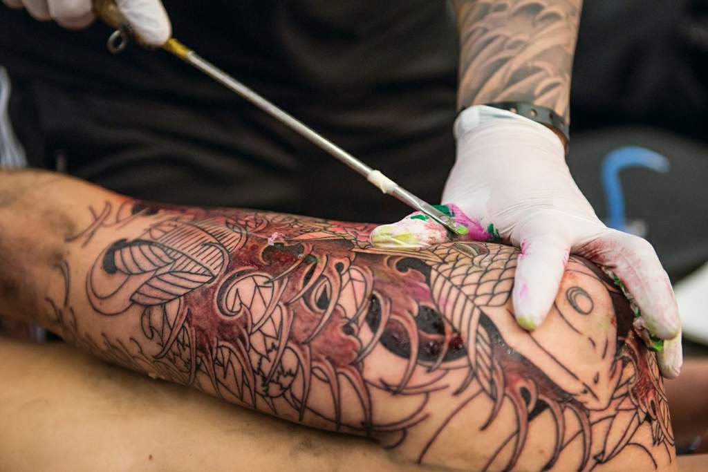 Japón legaliza la práctica del tatuaje